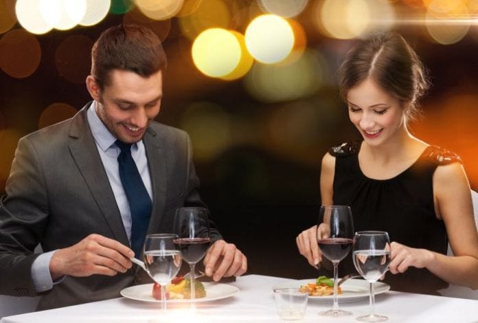 dinner on first date 696x470 1 - How to Dress to Impress on a First Date and 8 Tips to Make your First Date Unforgettable